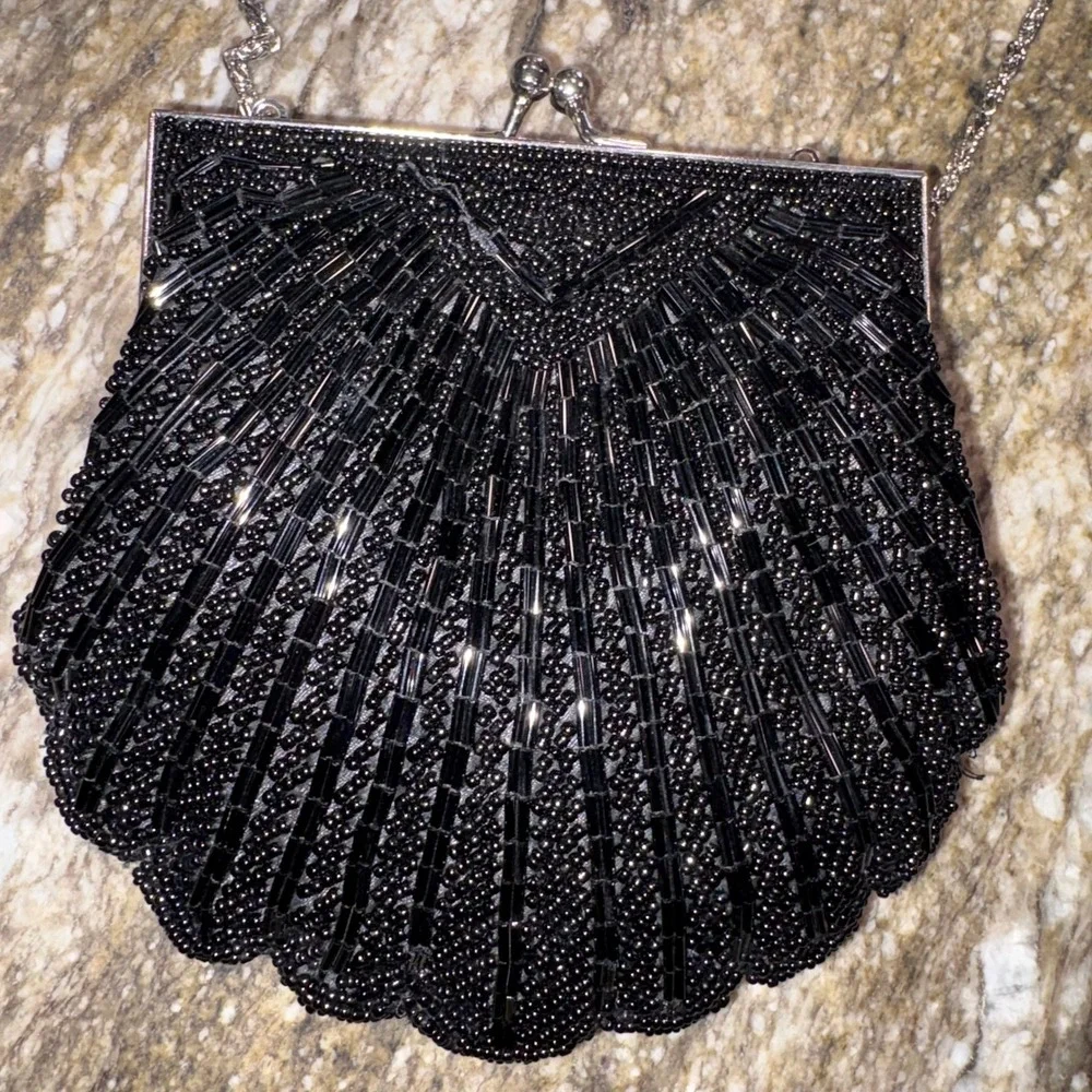 Beaded Shell Evening Clutch Bag Crossbody Formal Womens OS Black Metaphor